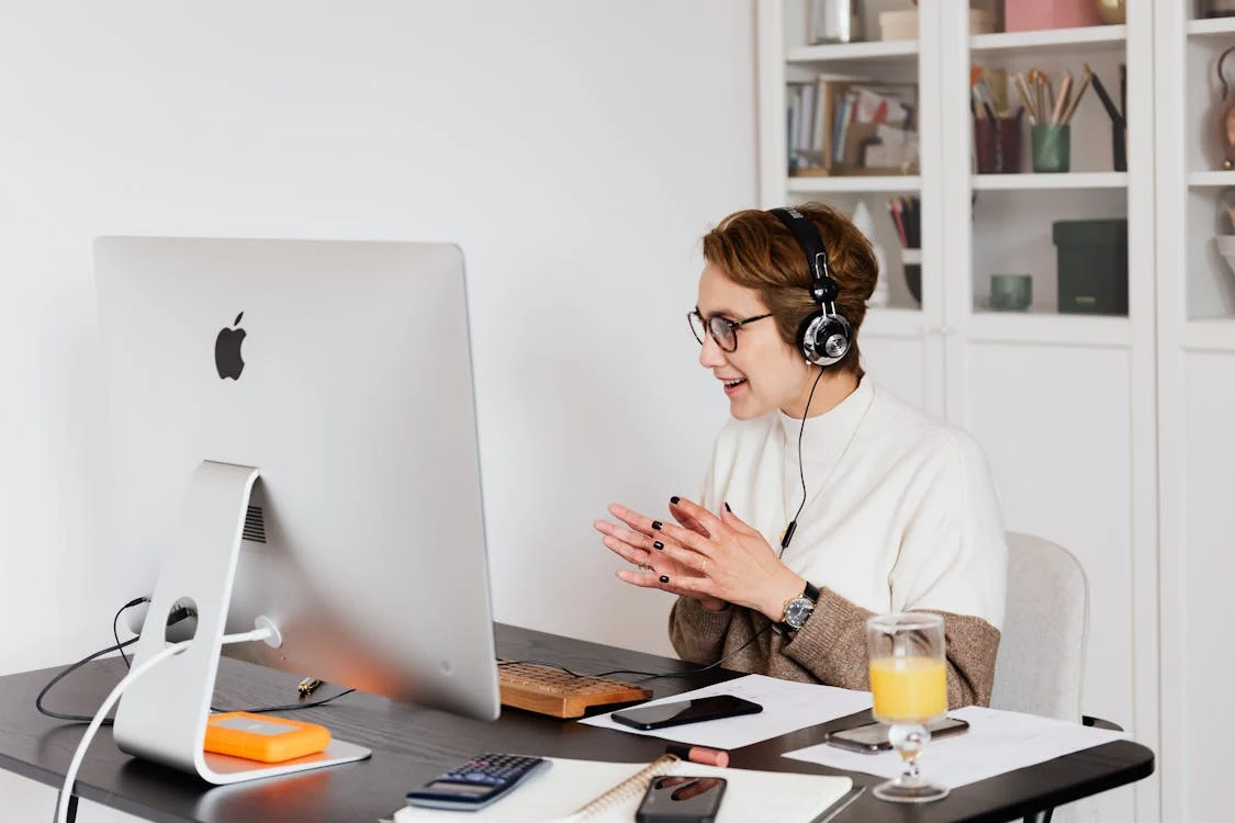 A Freelancer Talking to her Client